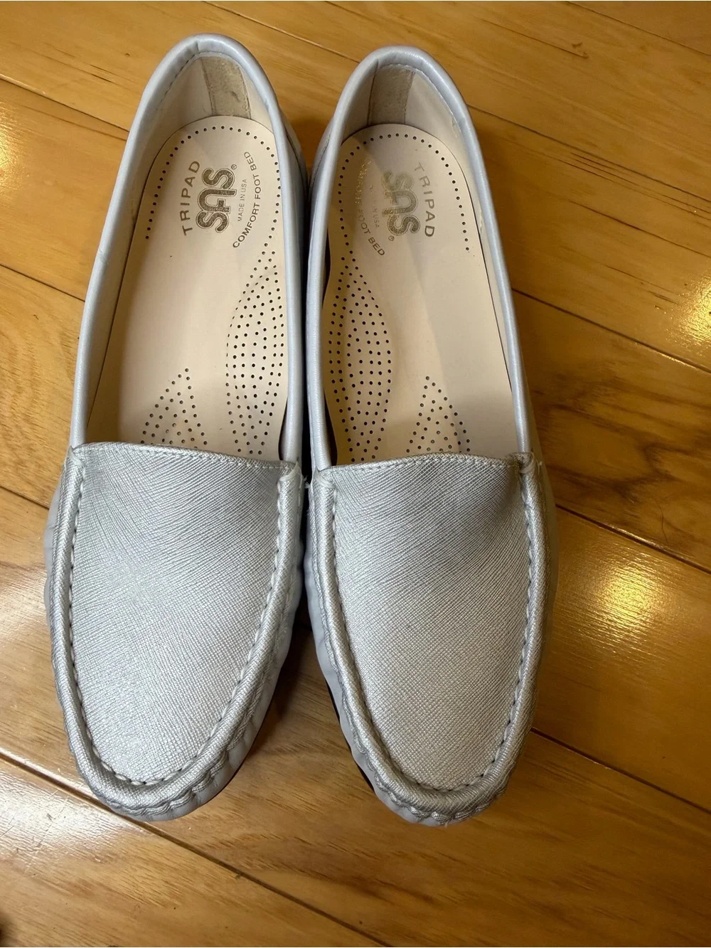 SAS Tripad Comfort Silver Leather Loafers Womens 7.5 W Wide Slip On Shoes
